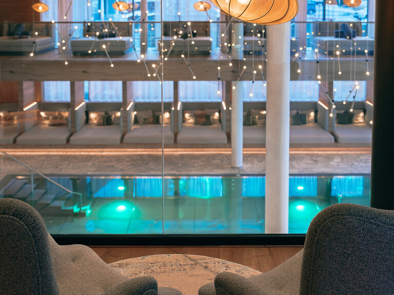Neuer Wellnessbereich mit Pool im Hotel Tonihof in Langdorf, Bayerischer Wald.